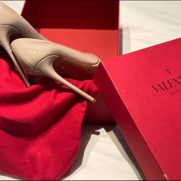 Authentic Valentino Garavani Iconic Nude pump’s - Picture 6 of 8